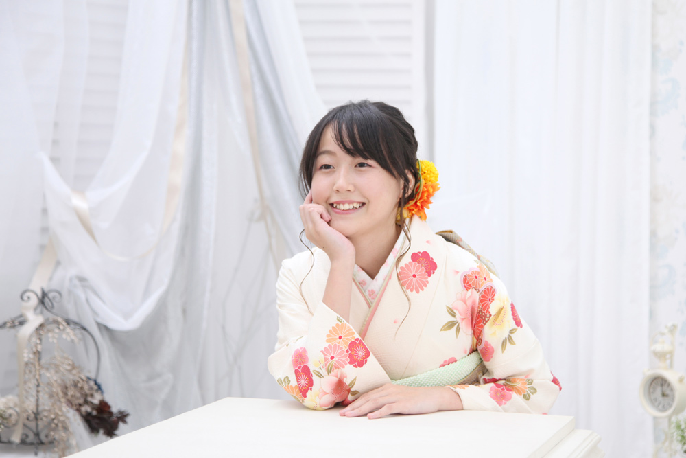 白地&ピンクの振袖で可愛く(^^♪