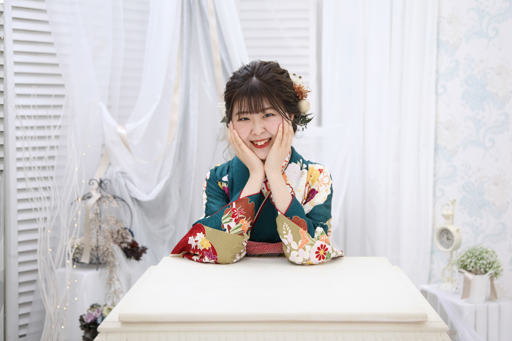 青緑地の振袖&ピンクのドレスで素敵に♪