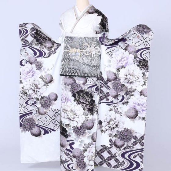 四日市店　F1589　白地　紫黒の牡丹と菊