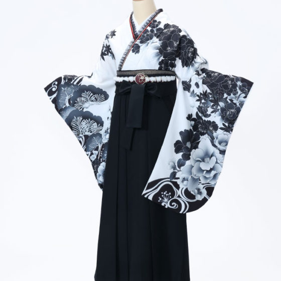 鈴鹿店　C2115　白地 黒の牡丹と菊 松・桜・紅葉