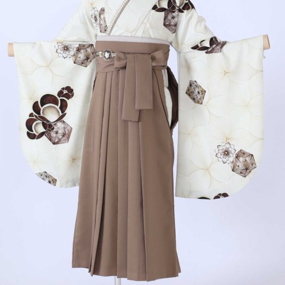 四日市店　C9635　ﾍﾞｰｼﾞｭ こげ茶の梅と六角形の麻の葉