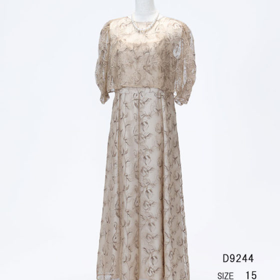 鈴鹿店　D9244　ﾍﾞｰｼﾞｭ地 花刺繍ﾎﾞﾚﾛｾｯﾄﾄﾞﾚｽ