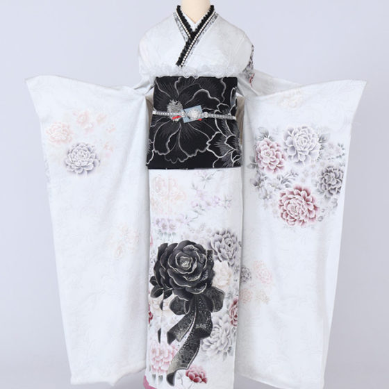 四日市店 F1830 白地 ピンクやグレーの花々/黒薔薇とストーンリボン